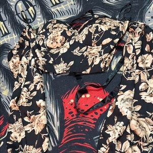 SHEIN Women's Black and Gold Crop-top size XS